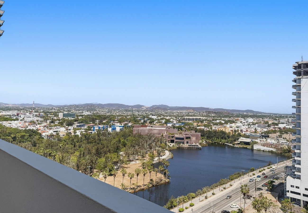 Apartment in Mazatlán - Pórtico | Malecón, Pool & Gym for 6 