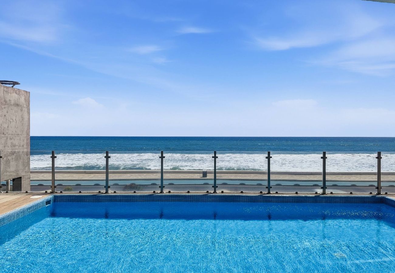 Apartment in Mazatlán - Pórtico | Malecón, Pool & Gym for 6 