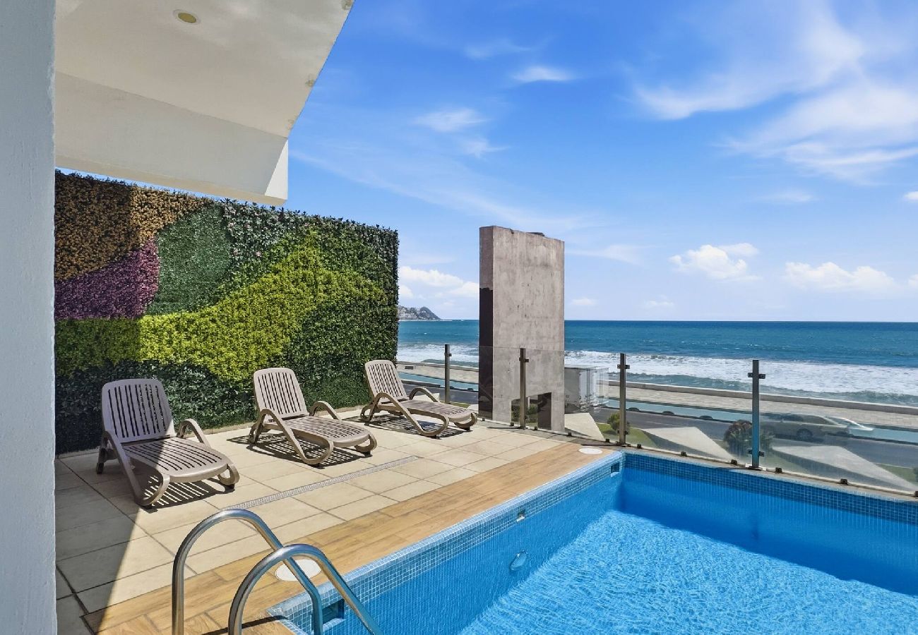 Apartment in Mazatlán - Pórtico | Malecón, Pool & Gym for 6 